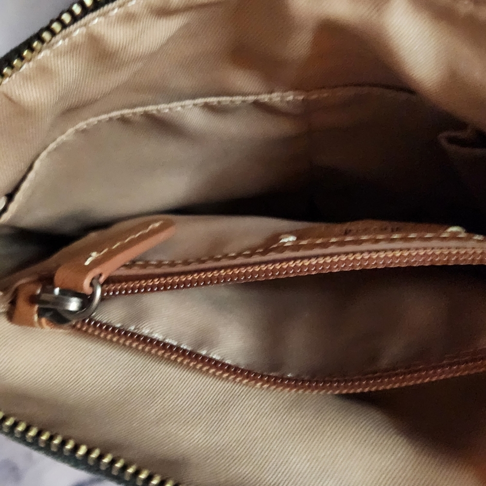 The Sak Sleek Black Leather Crossbody Bag - Picture 3 of 11
